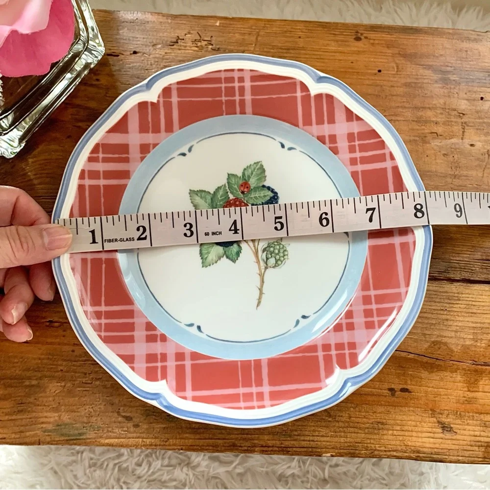 Villeroy & Boch SET of 2 Cottage Berries 8” Salad Plates Country Collection Red